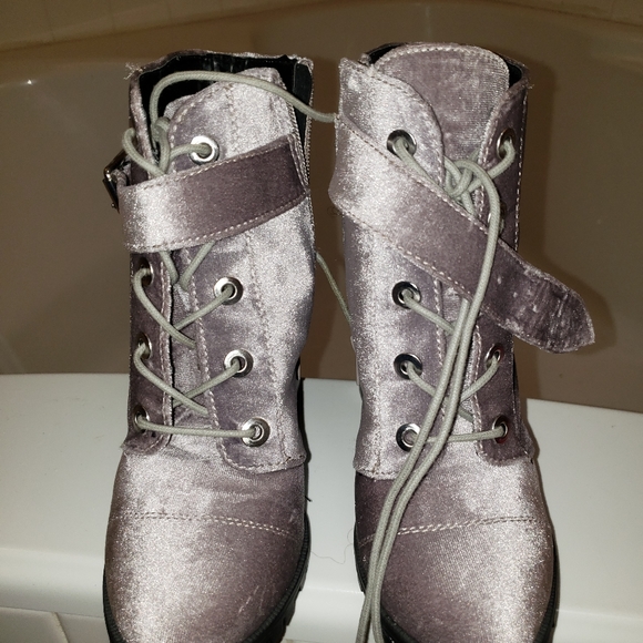Boots - Picture 2 of 3